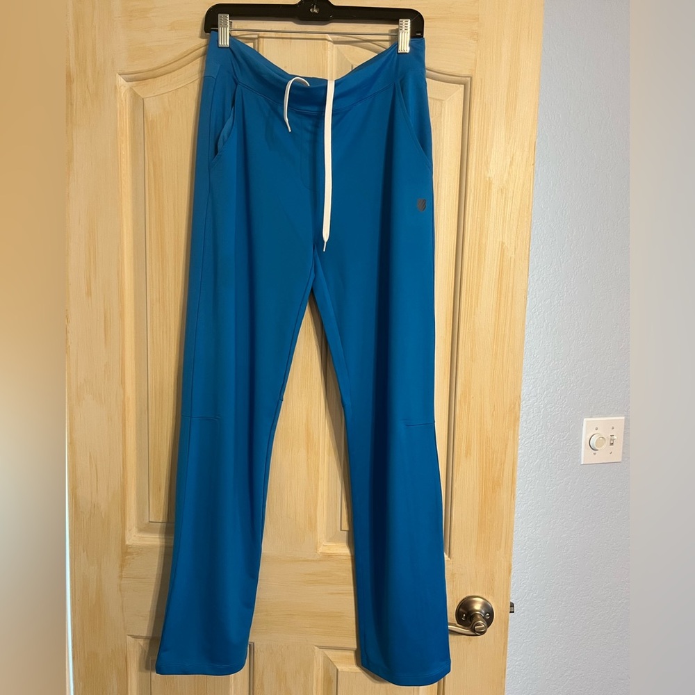 KSWISS athletic pants. Size M.